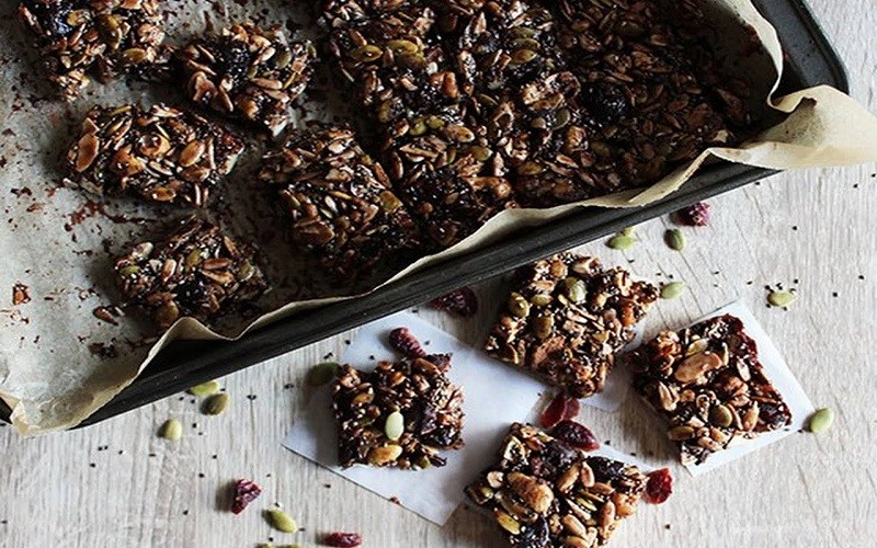 5-minute-Chocolate-Energy-Bars-1