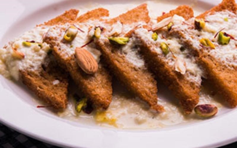 Shahi-Tukda-with-Pineapple