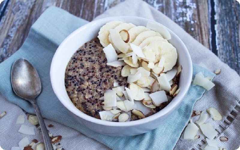 Tasty-Breakfast-Quinoa-with-Coconut-Milk-1