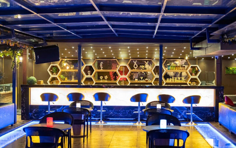 skyscape-bar-lounge