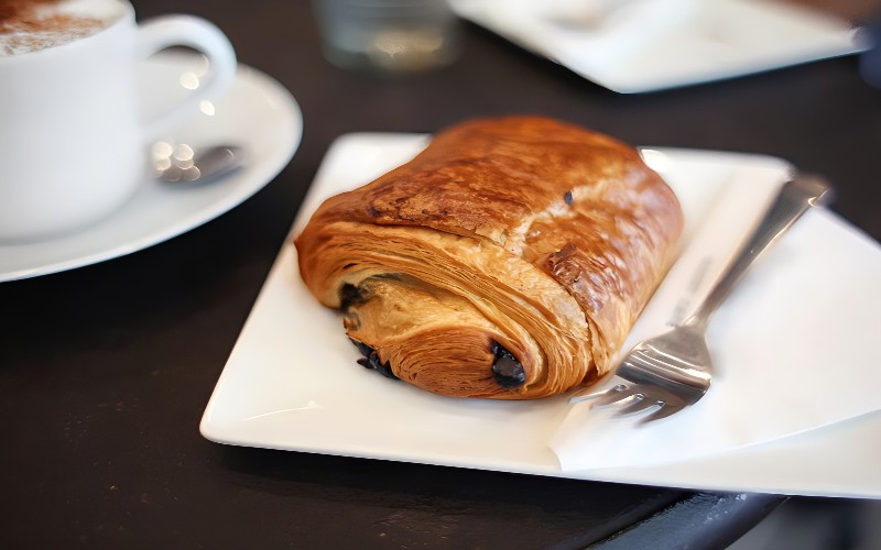 bagels-and-croissants