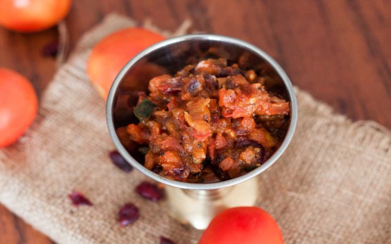 bengalistyle-sweet-tomato-khajoor-chutney