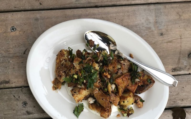 crispy-smashes-potatoes-with-walnut-dressing crispy-smashes-potatoes-with-walnut-dressing