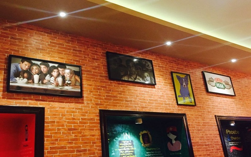 friends-cafeteria