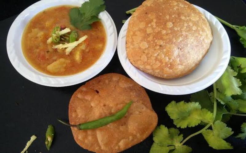 khasta-kachori-with-aloo-sabzi