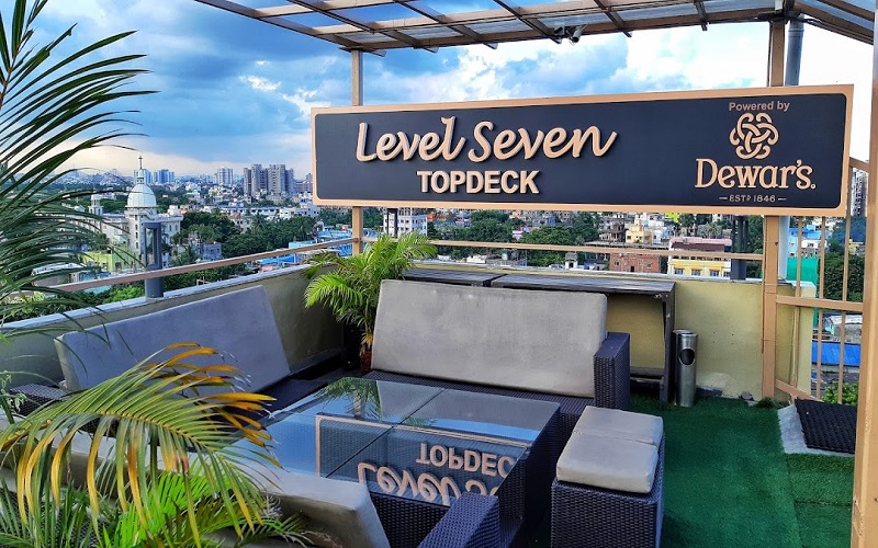 level-seven-gastropub--rooftop-lounge level-seven-gastropub--rooftop-lounge