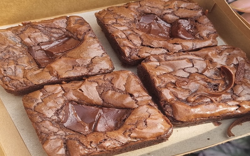 sentamizh-treats-rowdy-brownie