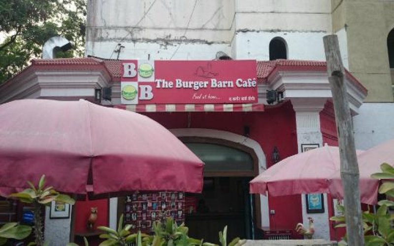 the-burger-barn-caf
