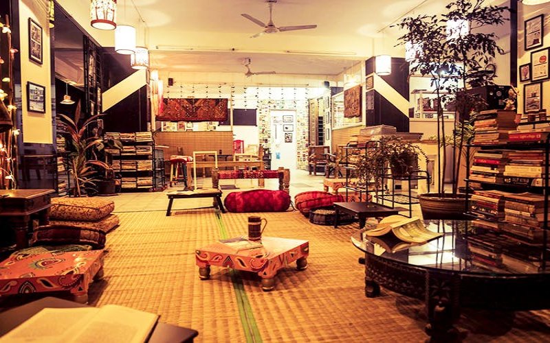 waari-book-caf