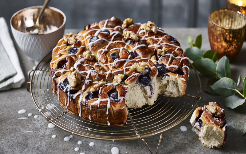 blueberry-cinnamon-rolls