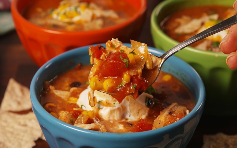 crockpot-chicken-enchilada-soup