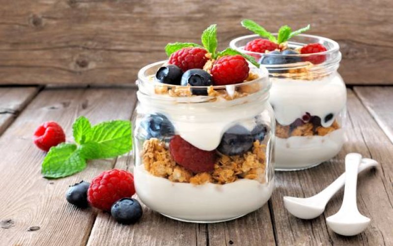 fruit-and-yogurt-parfait-with-granola