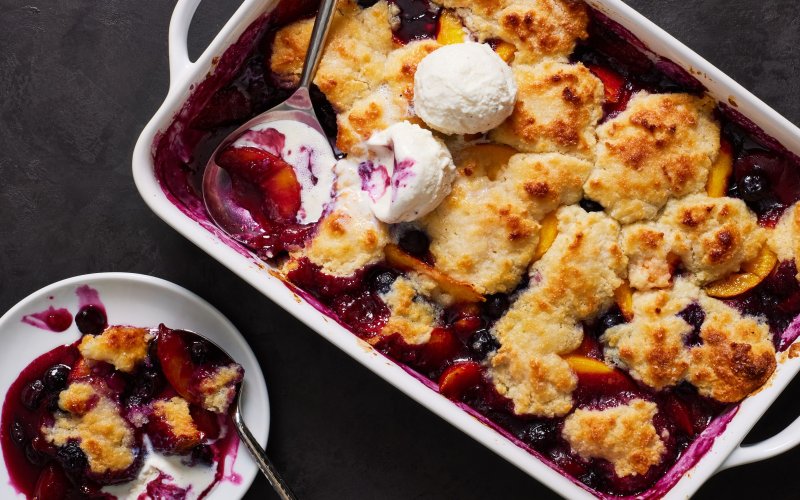 peach-blueberry-cobbler