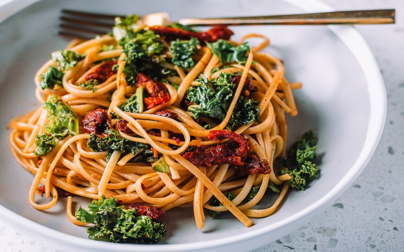 sundried-tomato-pasta-with-kale