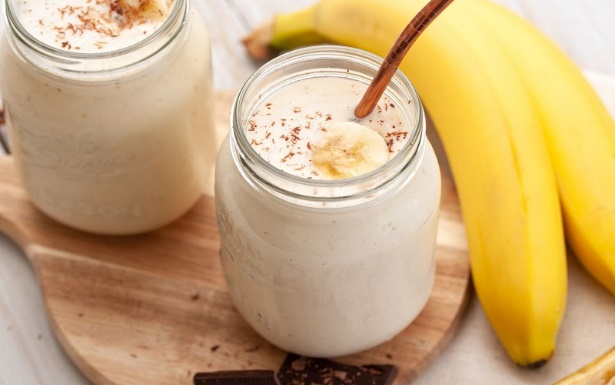 wholesome-banana-almond-milk-smoothie