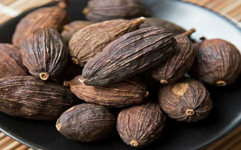 black-cardamom black-cardamom