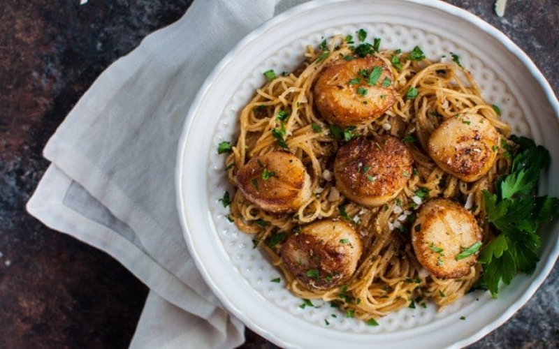 chipotle-lemon-tarragon-scallops-with-angel-hair-pasta