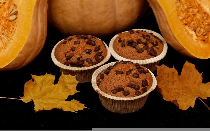 chocolate-chip-pumpkin-muffins