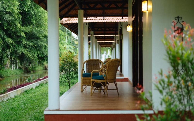 palmgrove-lake-resort