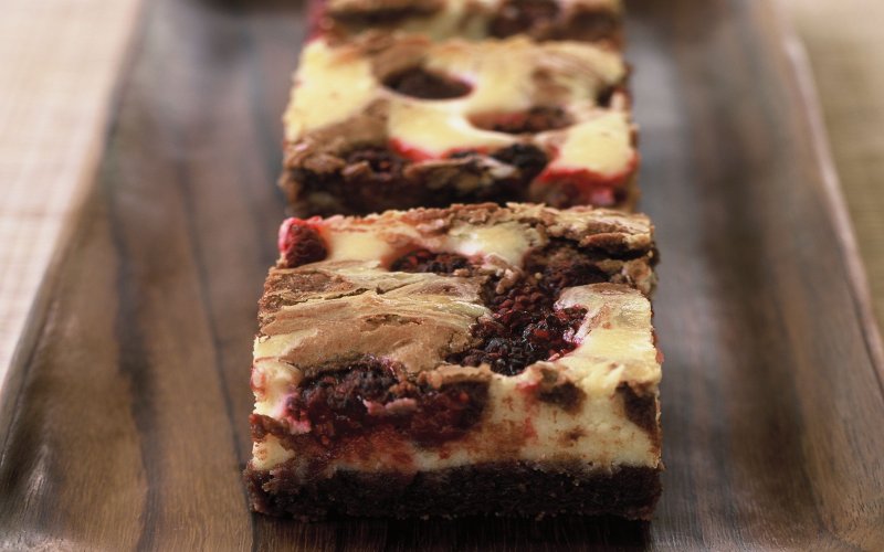 raspberry-cheesecake-brownies