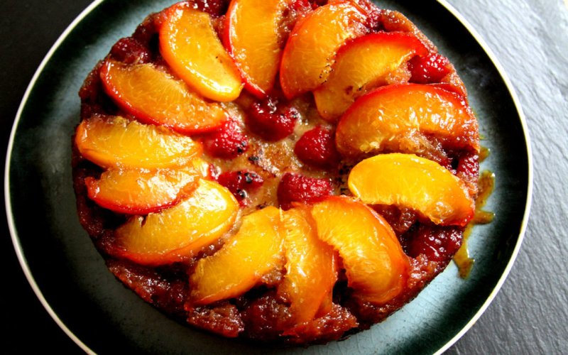raspberry-peach-upsidedown-cake
