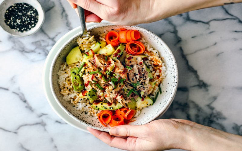 sesame-ginger-rice-bowl-with-mackerel
