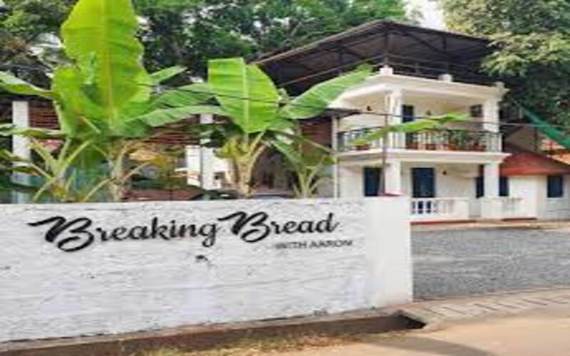 breaking-bread-with-aaron