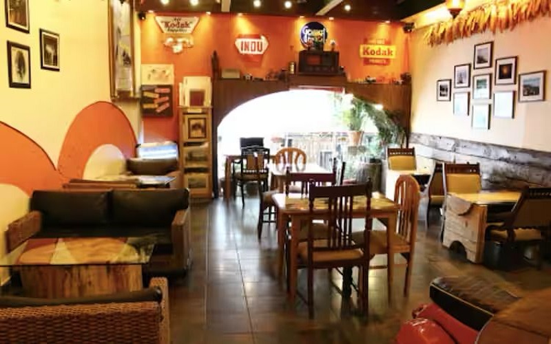 cafe-by-the-way