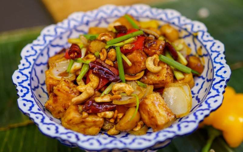pings-cafe-orient